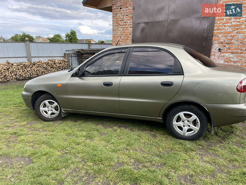 Седан Daewoo Lanos 2004 в 