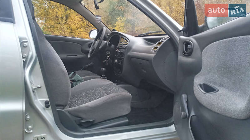 Седан Daewoo Lanos 2008 в Ніжині