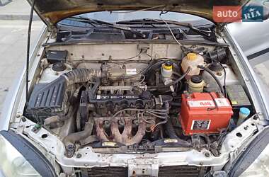 Седан Daewoo Lanos 1998 в 