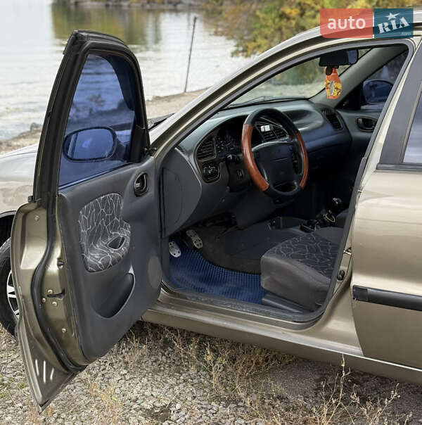 Седан Daewoo Lanos 2003 в Днепре
