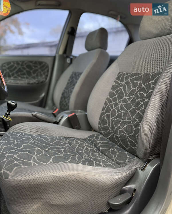 Седан Daewoo Lanos 2003 в Днепре