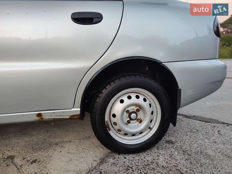 Седан Daewoo Lanos 2003 в Львове