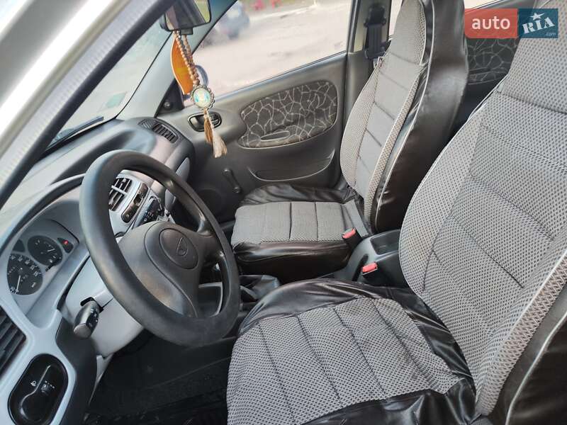 Седан Daewoo Lanos 2003 в Львове