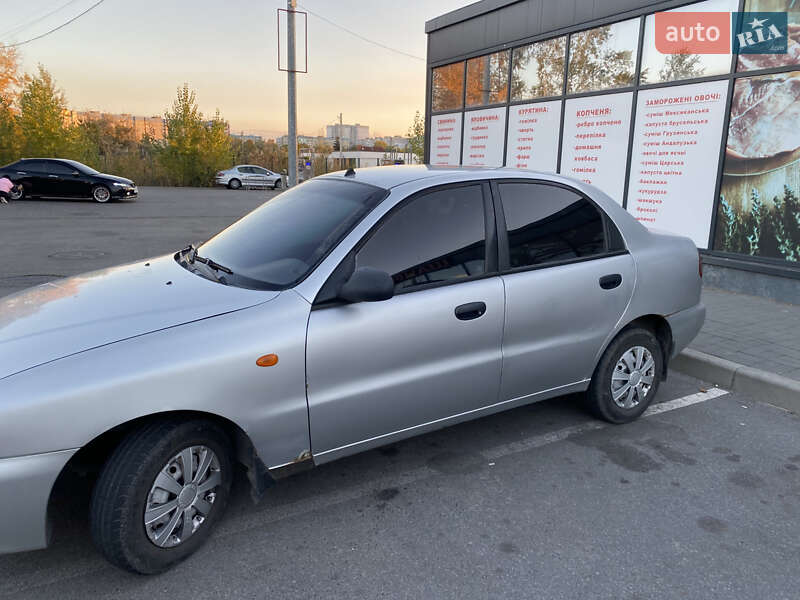 Седан Daewoo Lanos 2004 в Днепре