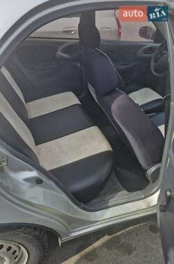Седан Daewoo Lanos 2004 в  фото 10 Седан Daewoo Lanos 2004 в