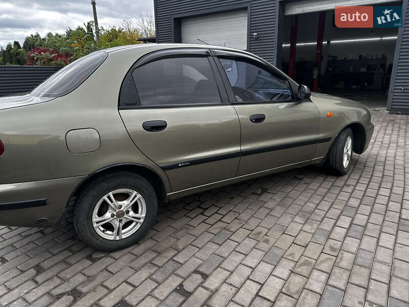 Седан Daewoo Lanos 2004 в Харькове