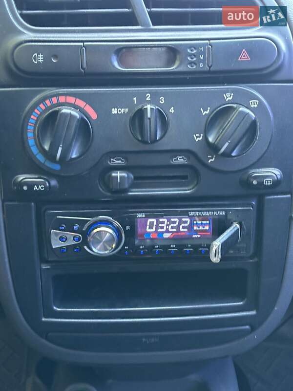 Седан Daewoo Lanos 2003 в Запорожье фото 6 Седан Daewoo Lanos 2003 в Запорожье