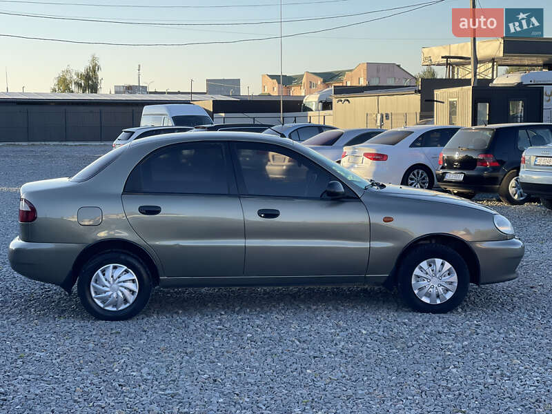 Седан Daewoo Lanos 2003 в Чернівцях