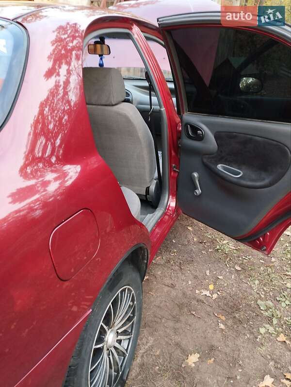 Седан Daewoo Lanos 2002 в Черкассах