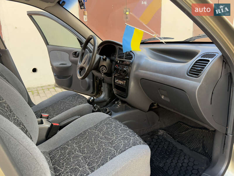 Седан Daewoo Lanos 2004 в Вінниці