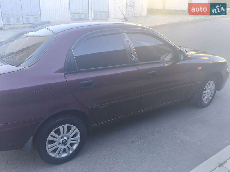 Седан Daewoo Lanos 2011 в Києві