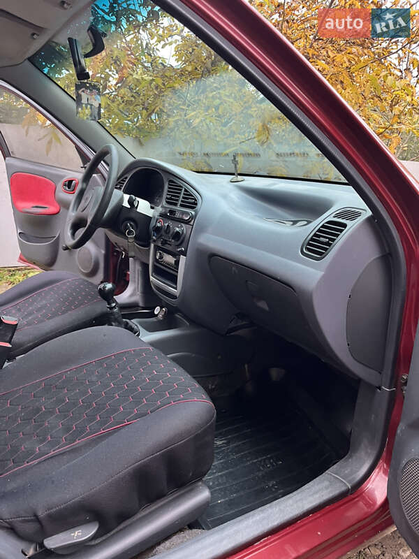 Седан Daewoo Lanos 2005 в Васловівці