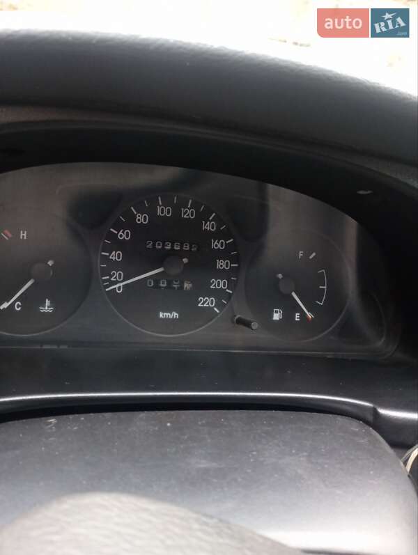 Седан Daewoo Lanos 2003 в Вільногірську