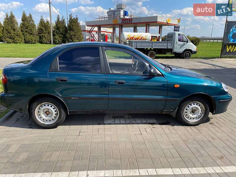 Седан Daewoo Lanos 2004 в Харькове
