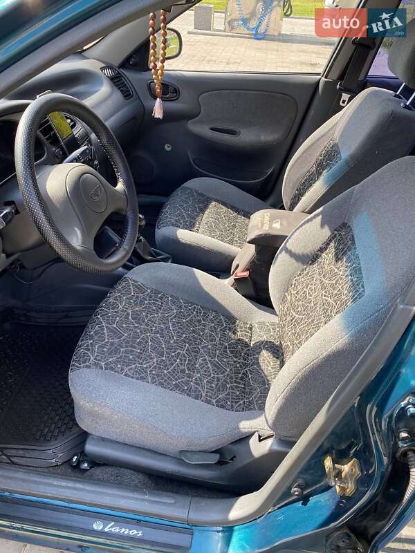 Седан Daewoo Lanos 2004 в Харькове