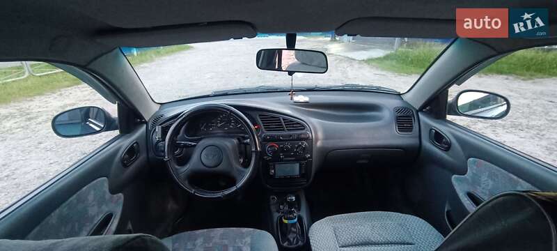 Седан Daewoo Lanos 2002 в Макарові