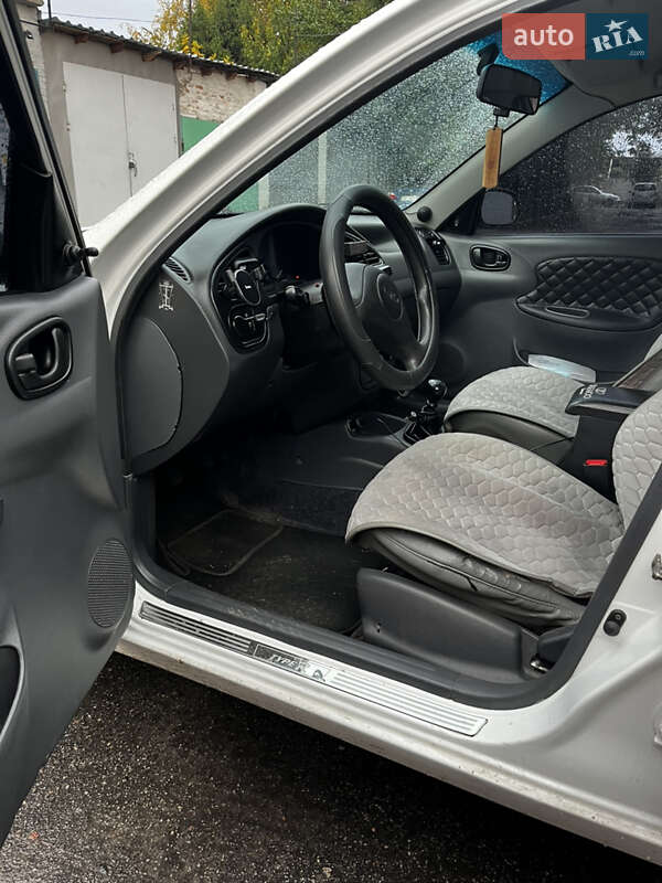 Седан Daewoo Lanos 1998 в Золотоноше