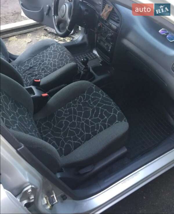Седан Daewoo Lanos 2003 в Кропивницькому