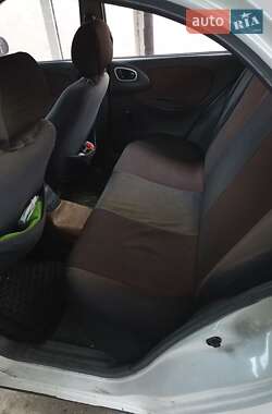 Седан Daewoo Lanos 2004 в Киеве