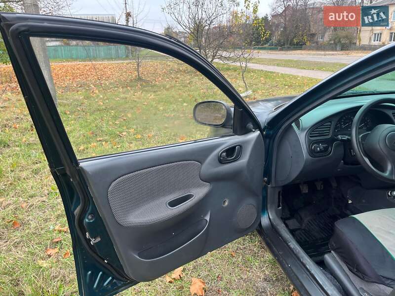 Седан Daewoo Lanos 2003 в Репках