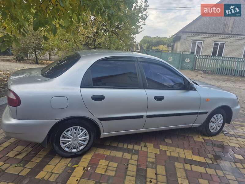 Седан Daewoo Lanos 2003 в Новомосковську