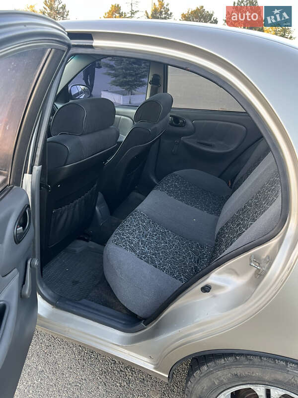 Седан Daewoo Lanos 2004 в Одесі