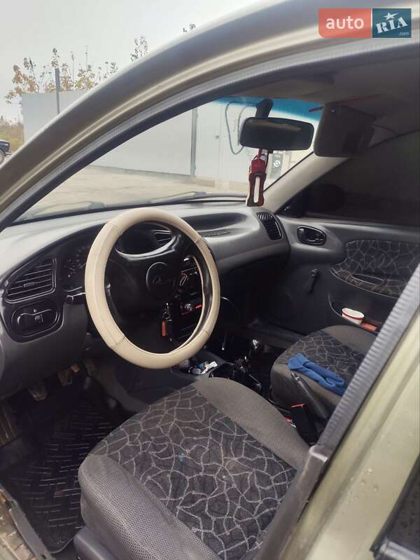 Седан Daewoo Lanos 2002 в Теплику