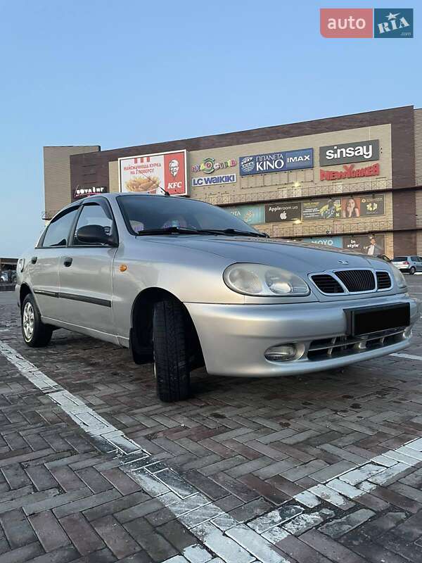 Седан Daewoo Lanos 2003 в  фото Седан Daewoo Lanos 2003 в