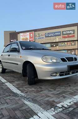 Седан Daewoo Lanos 2003 в  Седан Daewoo Lanos 2003 в