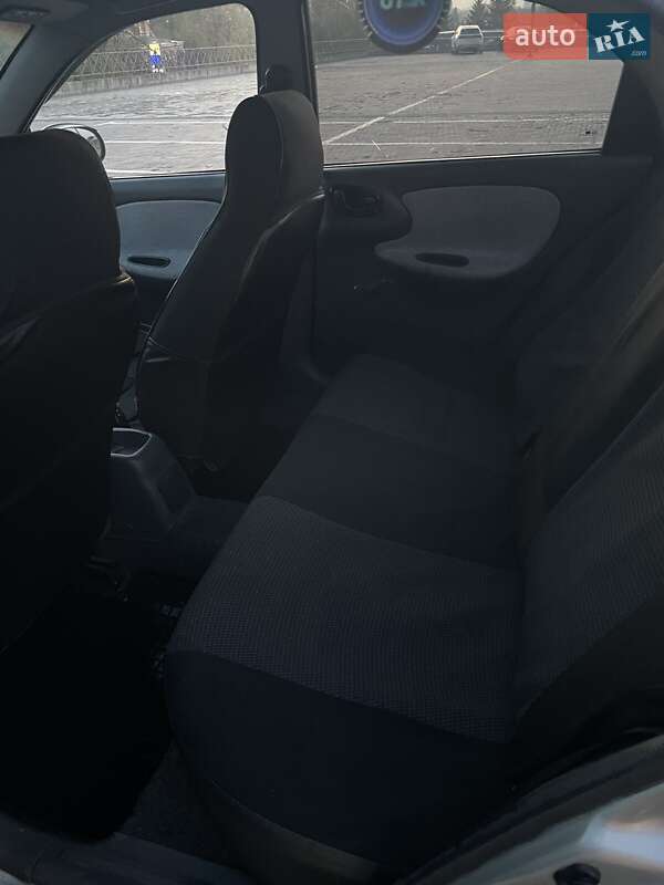 Седан Daewoo Lanos 2003 в Харкові