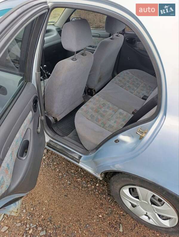 Седан Daewoo Lanos 2005 в Кривом Роге