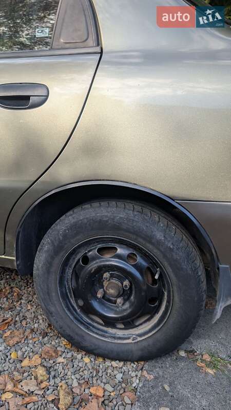 Седан Daewoo Lanos 2004 в Львове