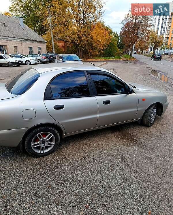 Седан Daewoo Lanos 2004 в Черкассах