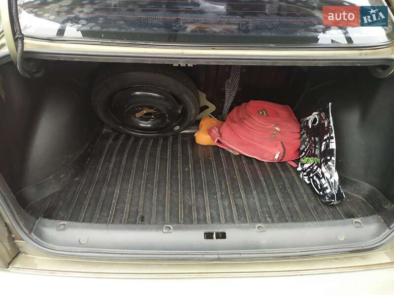 Седан Daewoo Lanos 2004 в Умані
