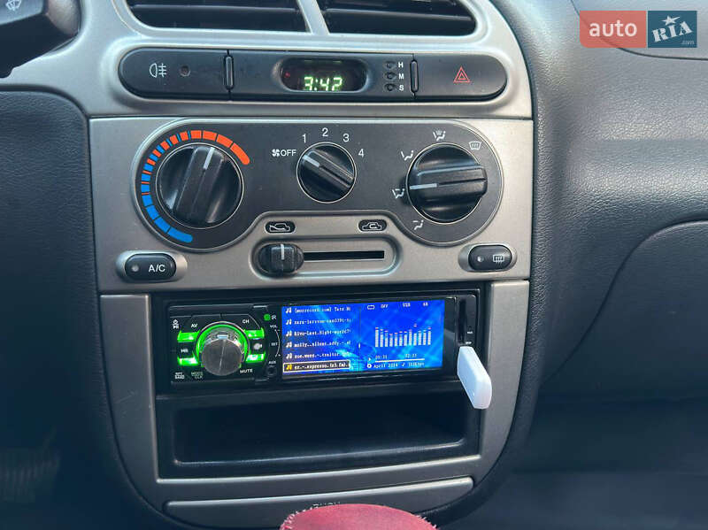 Хэтчбек Daewoo Lanos 2003 в Одессе