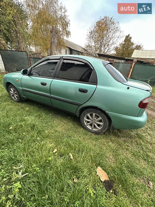 Седан Daewoo Lanos 1998 в Днепре