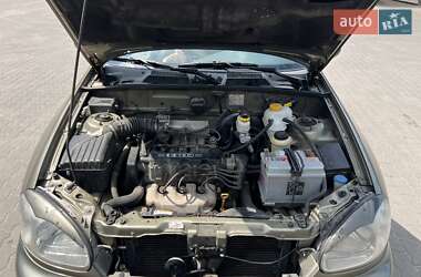 Седан Daewoo Lanos 2003 в Львові