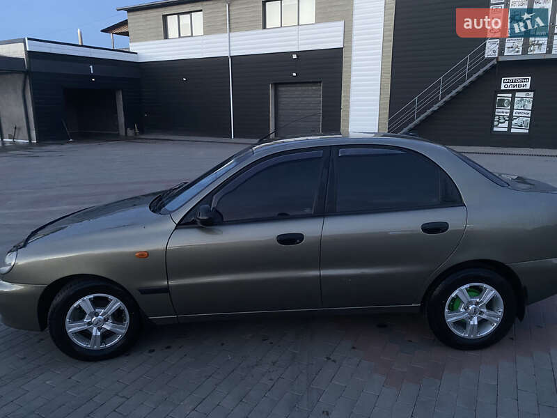 Седан Daewoo Lanos 2004 в Городенці