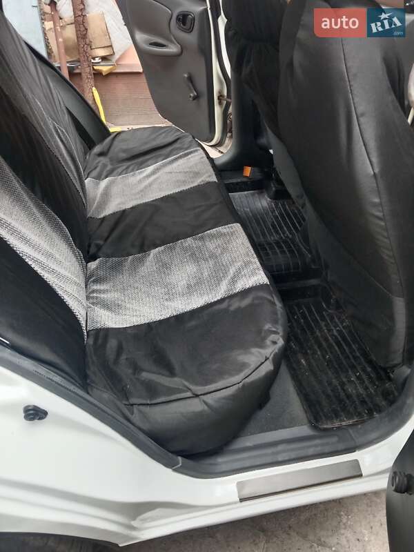 Седан Daewoo Lanos 2008 в Сумах