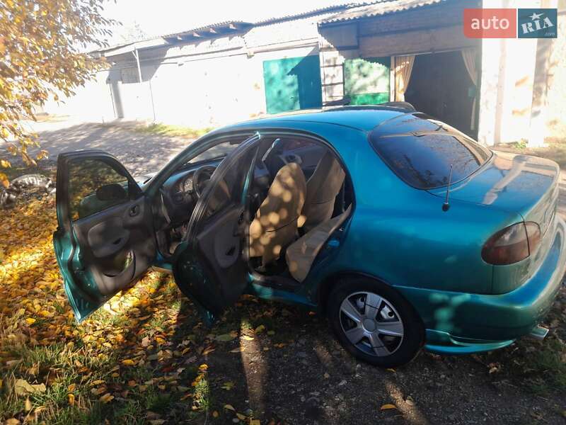 Седан Daewoo Lanos 1998 в Знаменке