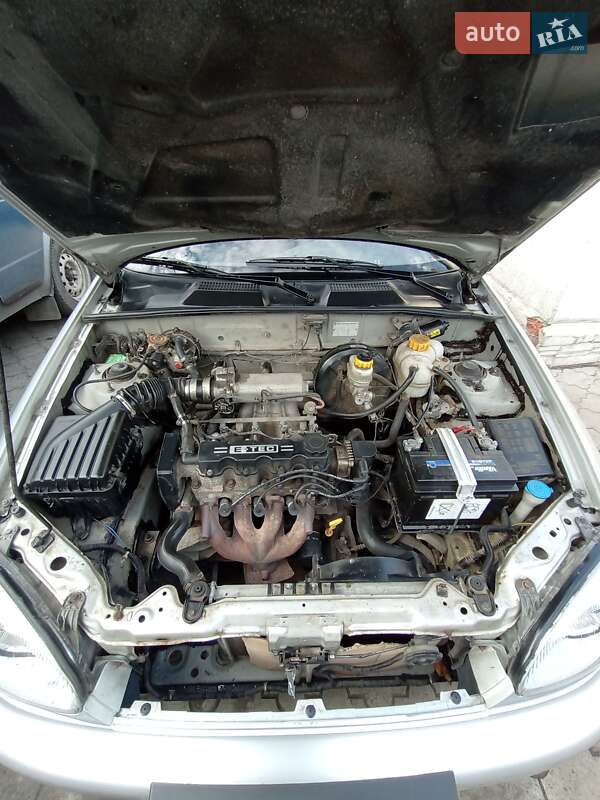 Седан Daewoo Lanos 2006 в Комсомольському