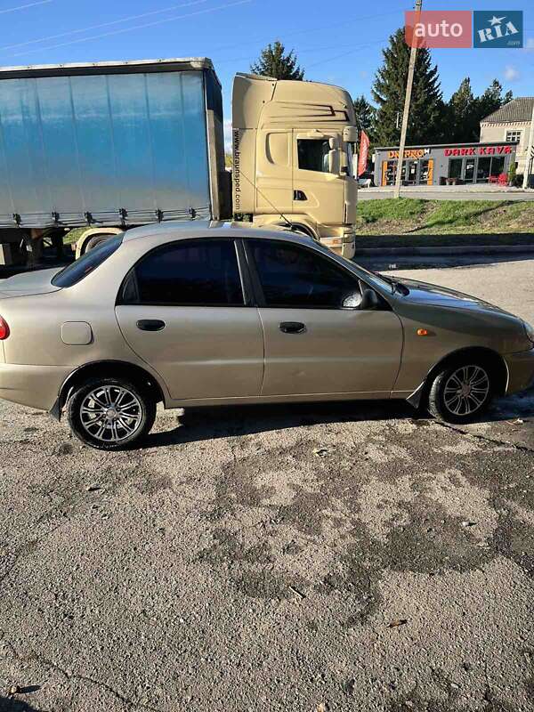 Седан Daewoo Lanos 2004 в Любарі