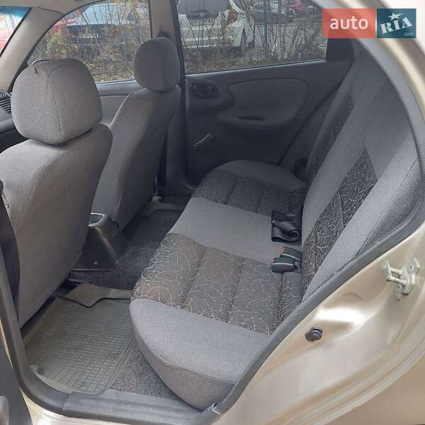 Седан Daewoo Lanos 2008 в Луцке