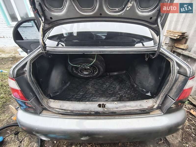Седан Daewoo Lanos 1998 в Сахновщині