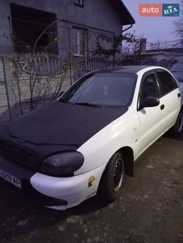 Седан Daewoo Lanos 2004 в Нововолынске