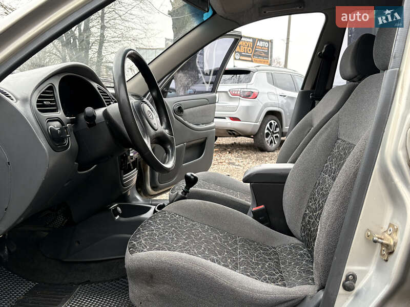 Седан Daewoo Lanos 2009 в Харкові