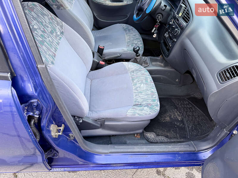 Седан Daewoo Lanos 1999 в Кам'янському