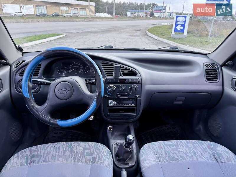 Седан Daewoo Lanos 1999 в Кам'янському