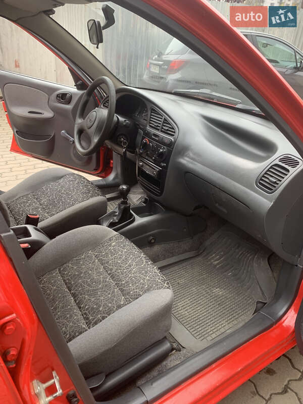 Седан Daewoo Lanos 2008 в Винниках