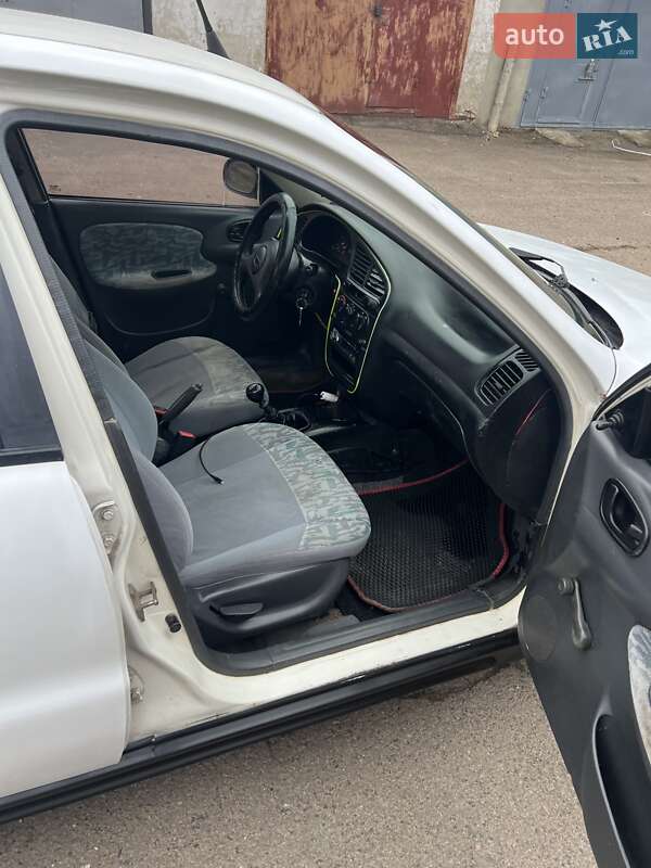 Седан Daewoo Lanos 2004 в Рівному фото 5 Седан Daewoo Lanos 2004 в Рівному